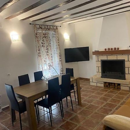Agradable Casa Con Chimenea Interior Y Barbacoa. Βίλα Graja de Iniesta Εξωτερικό φωτογραφία