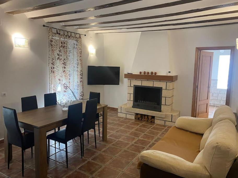 Agradable Casa Con Chimenea Interior Y Barbacoa. Βίλα Graja de Iniesta Εξωτερικό φωτογραφία