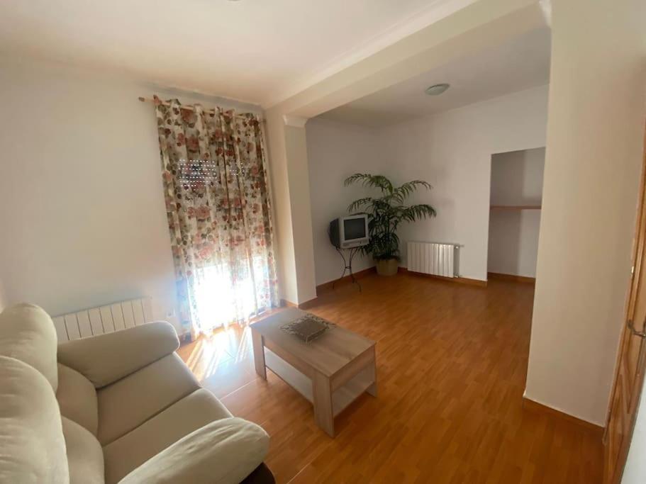 Agradable Casa Con Chimenea Interior Y Barbacoa. Βίλα Graja de Iniesta Εξωτερικό φωτογραφία